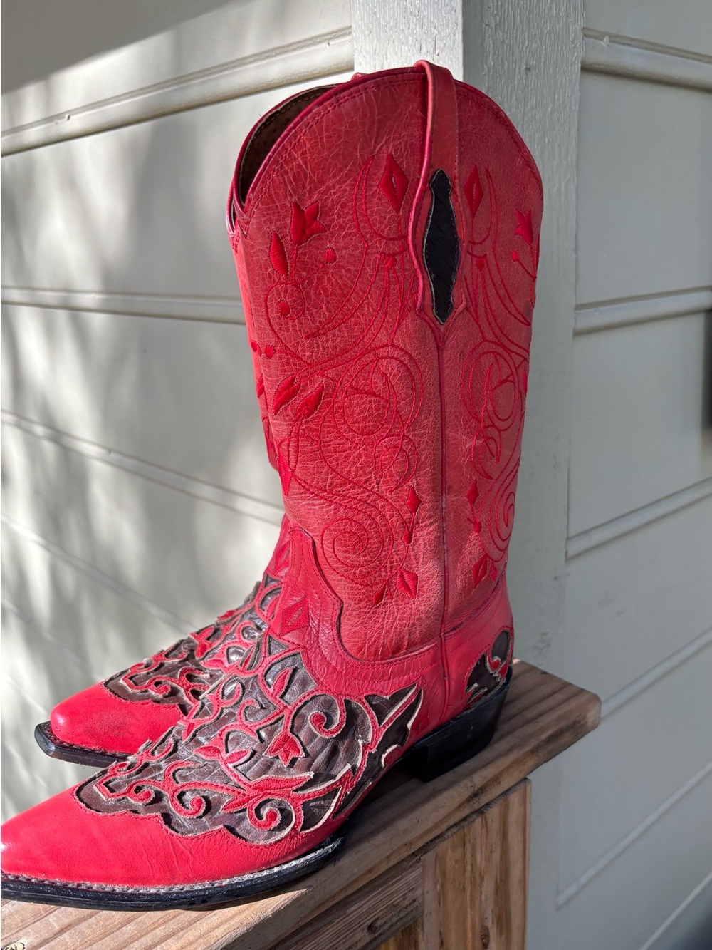Red Embroidered Western Cowboy Boots - Unknown Brand Leather